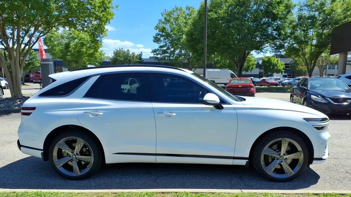2023 Genesis GV70 2.5T Standard