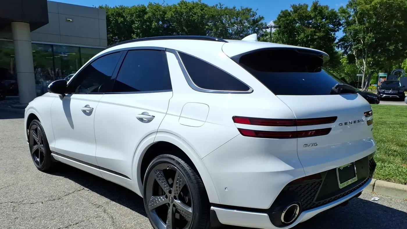 2023 Genesis GV70 2.5T Standard