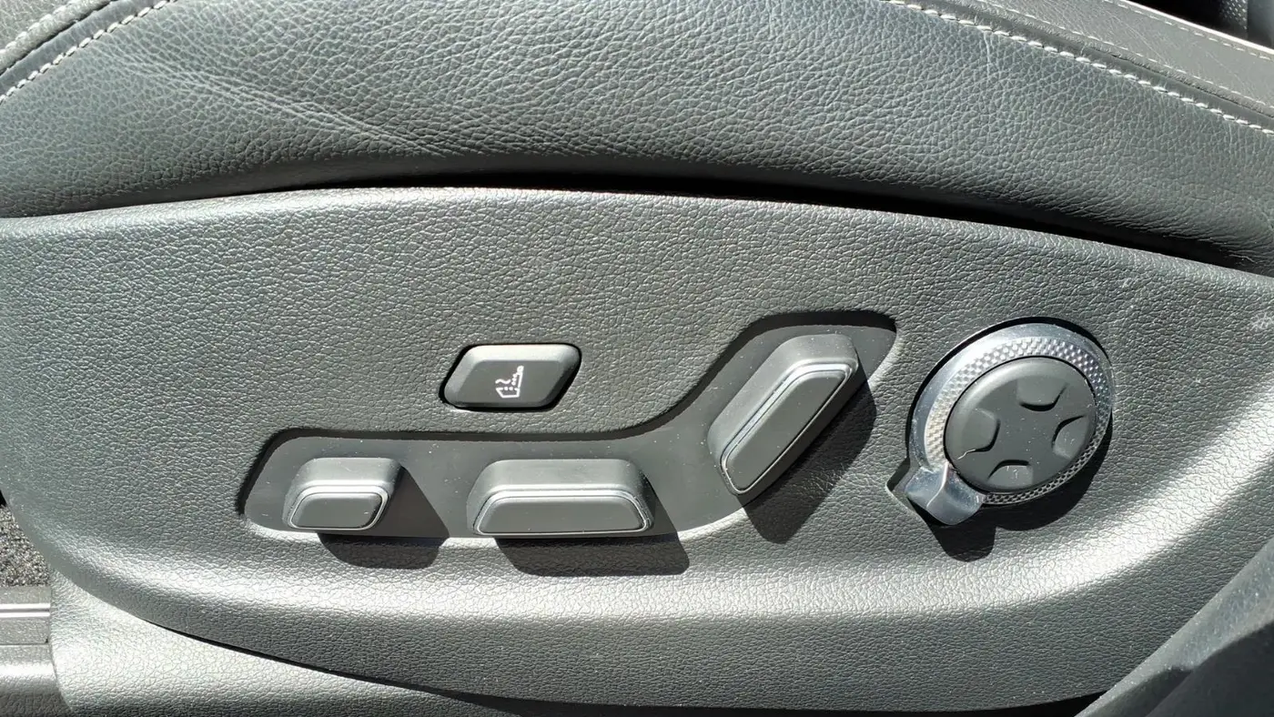 2023 Genesis GV70 2.5T Standard