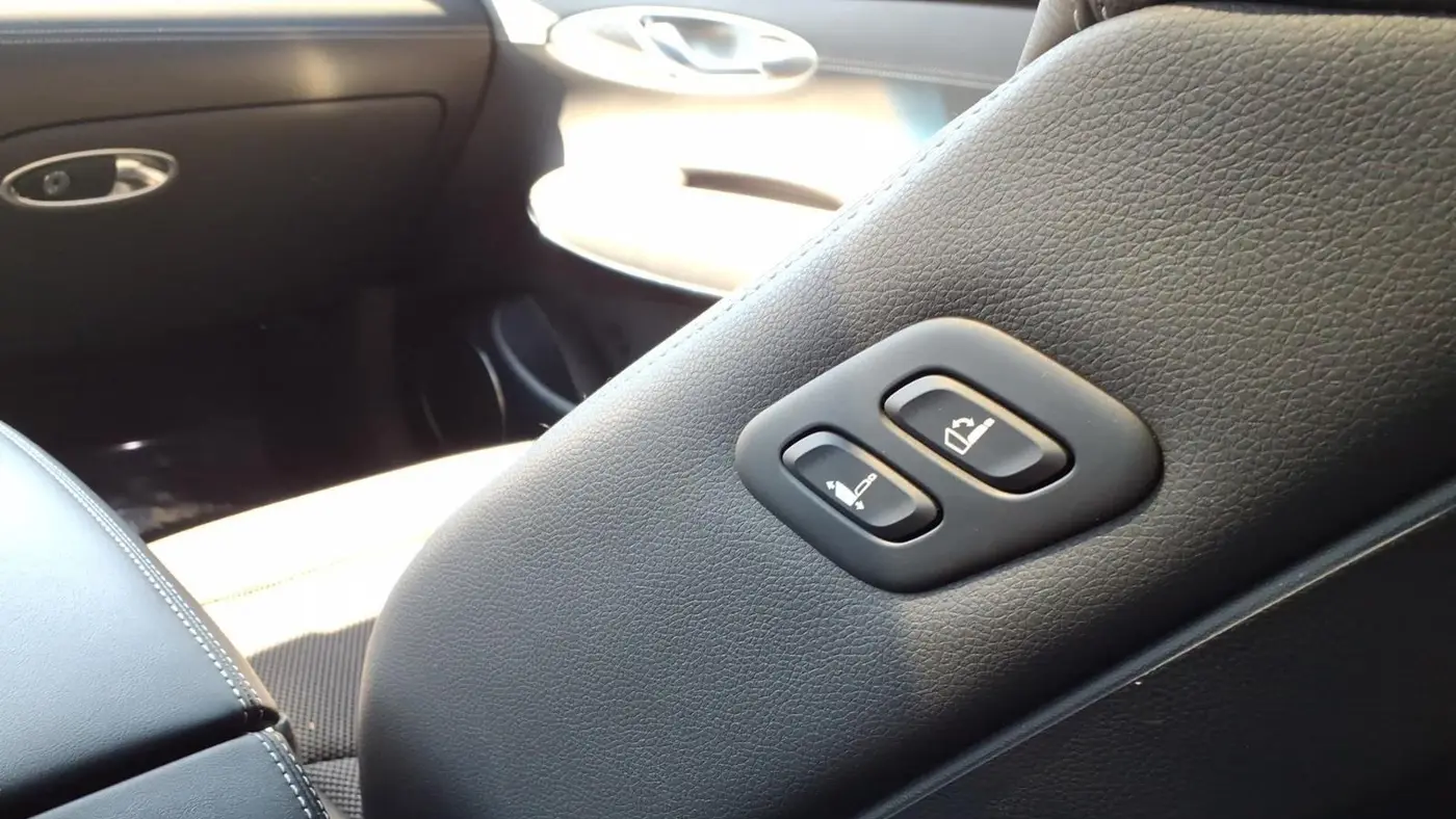 2023 Genesis GV70 2.5T Standard
