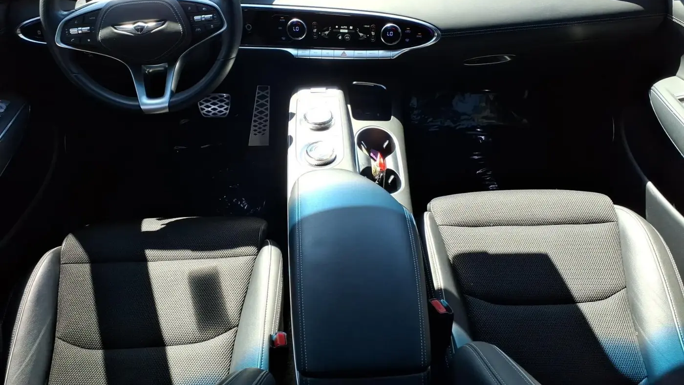 2023 Genesis GV70 2.5T Standard