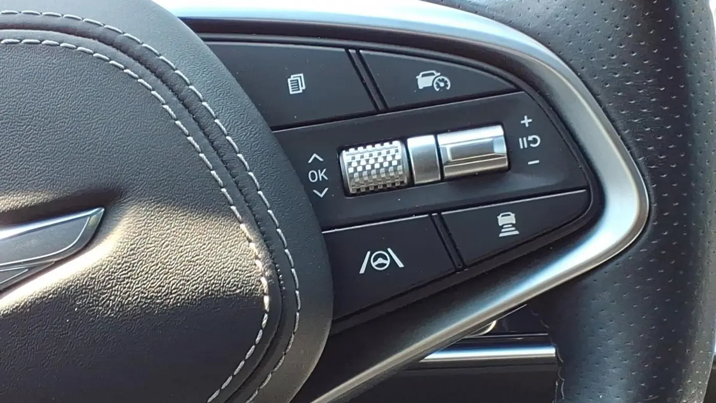 2023 Genesis GV70 2.5T Standard