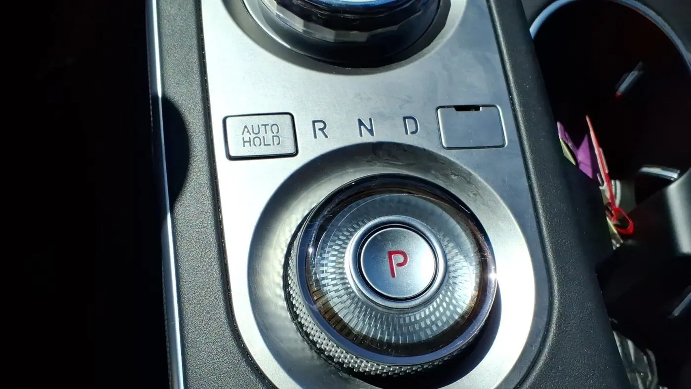 2023 Genesis GV70 2.5T Standard