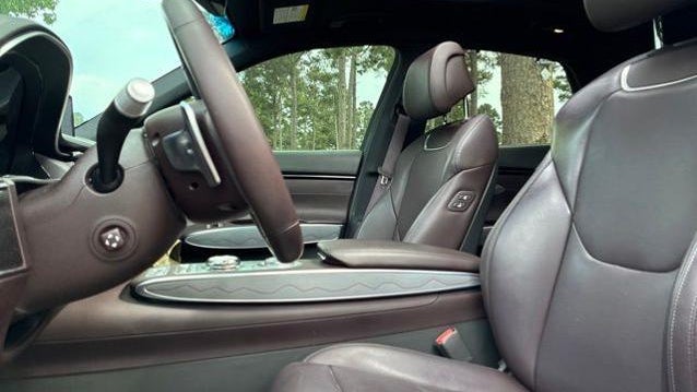 2023 Genesis GV70 2.5T Standard
