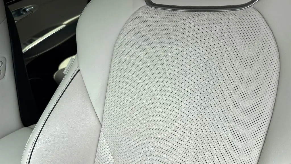 2023 Genesis GV70 2.5T Standard