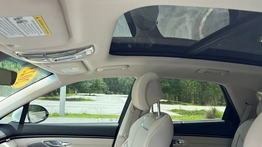2023 Genesis GV70 2.5T Standard