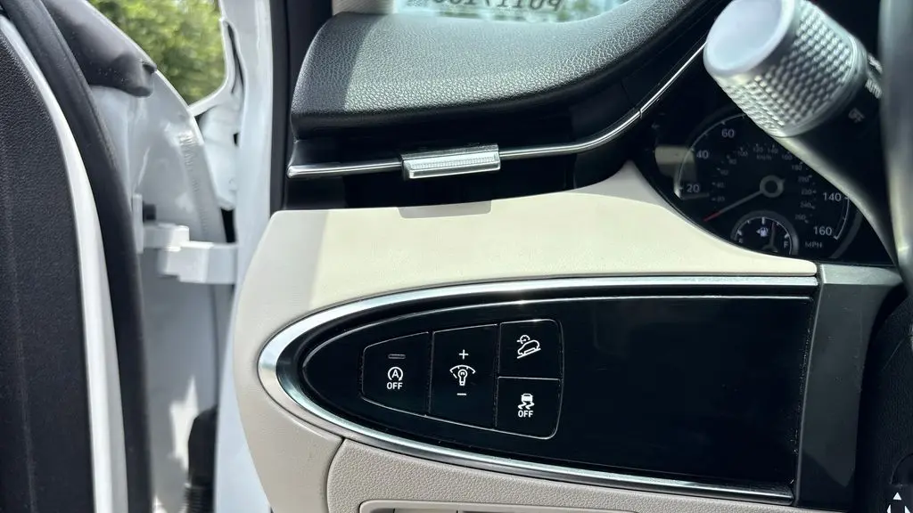 2023 Genesis GV70 2.5T Standard