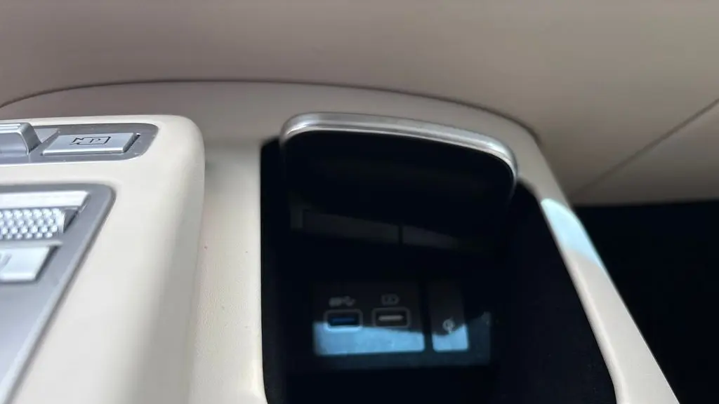 2023 Genesis GV70 2.5T Standard