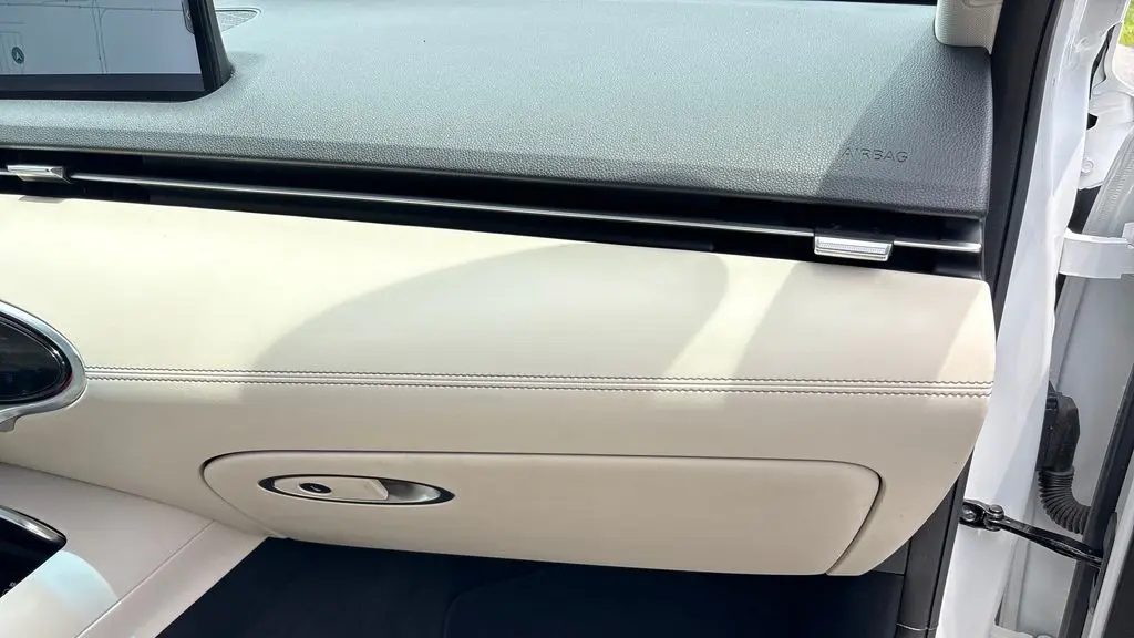 2023 Genesis GV70 2.5T Standard