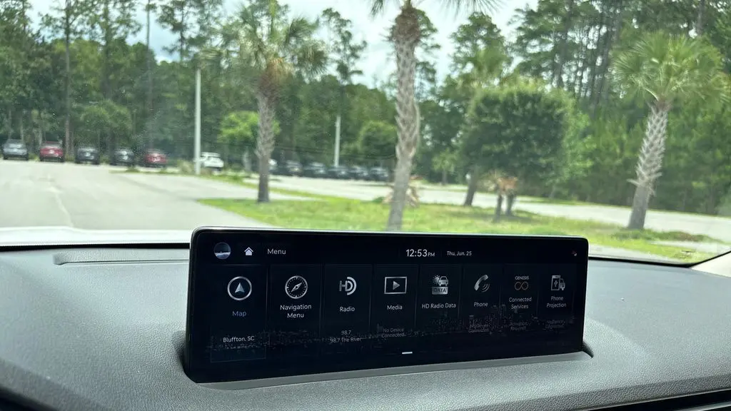 2023 Genesis GV70 2.5T Standard
