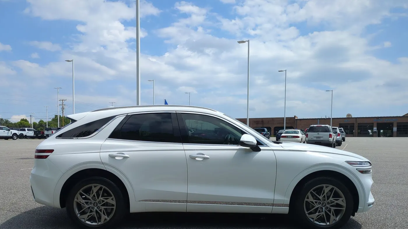 2023 Genesis GV70 2.5T Standard