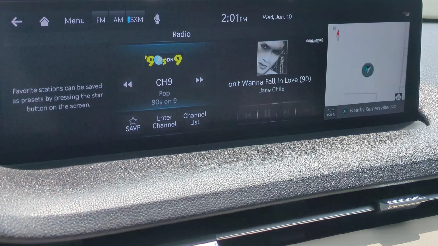 2023 Genesis GV70 2.5T Standard