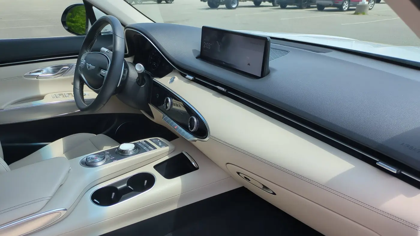 2023 Genesis GV70 2.5T Standard