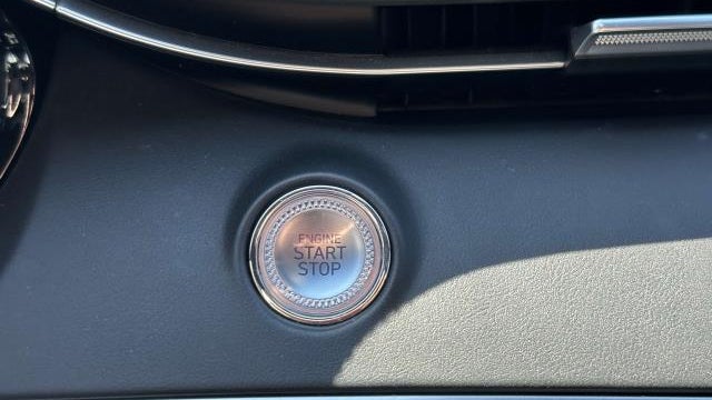 2023 Genesis GV70 2.5T Standard