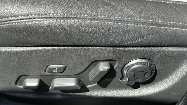 2023 Genesis GV70 2.5T Standard
