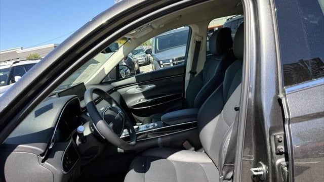 2025 Genesis GV70 2.5T Standard
