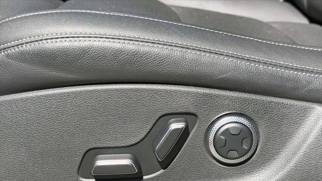 2025 Genesis GV70 2.5T Standard