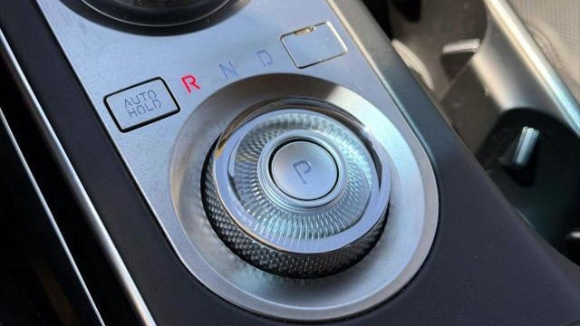 2025 Genesis GV70 2.5T Standard