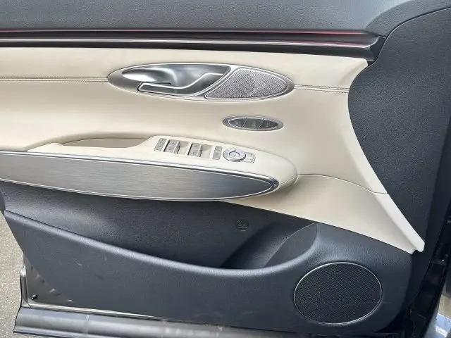 2026 Genesis Gv70 - $47,999