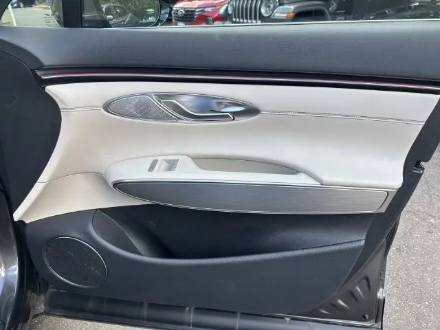 2026 Genesis Gv70 - $47,999