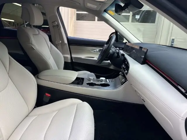 2026 Genesis Gv70 - $47,999