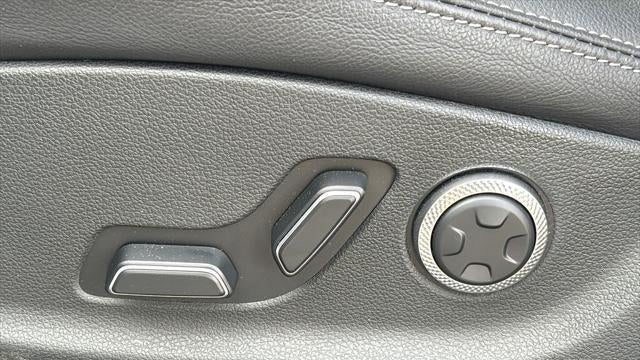 2026 Genesis GV70 2.5T Standard