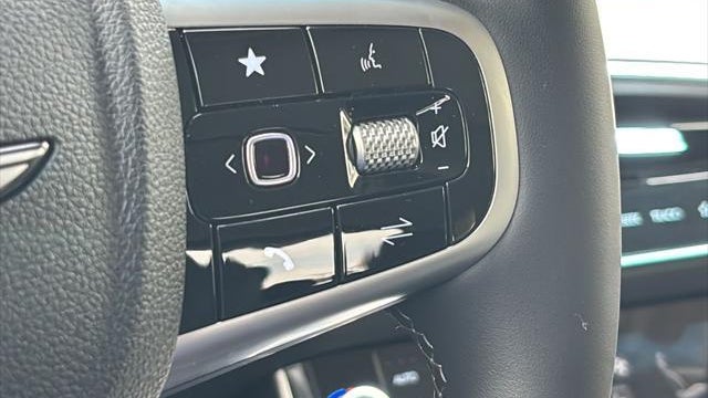 2026 Genesis GV70 2.5T Standard
