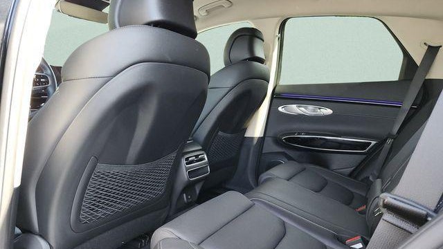 2026 Genesis GV70 2.5T Standard