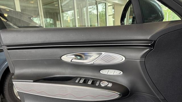 2022 Genesis GV70 2.5T Standard