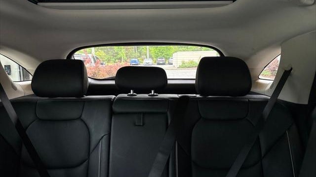 2022 Genesis GV70 2.5T Standard
