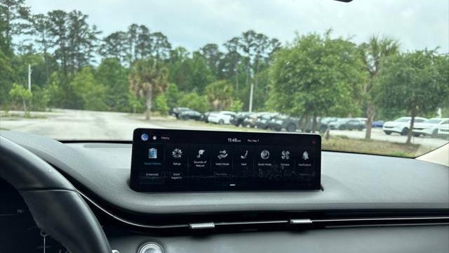 2022 Genesis GV70 2.5T Standard