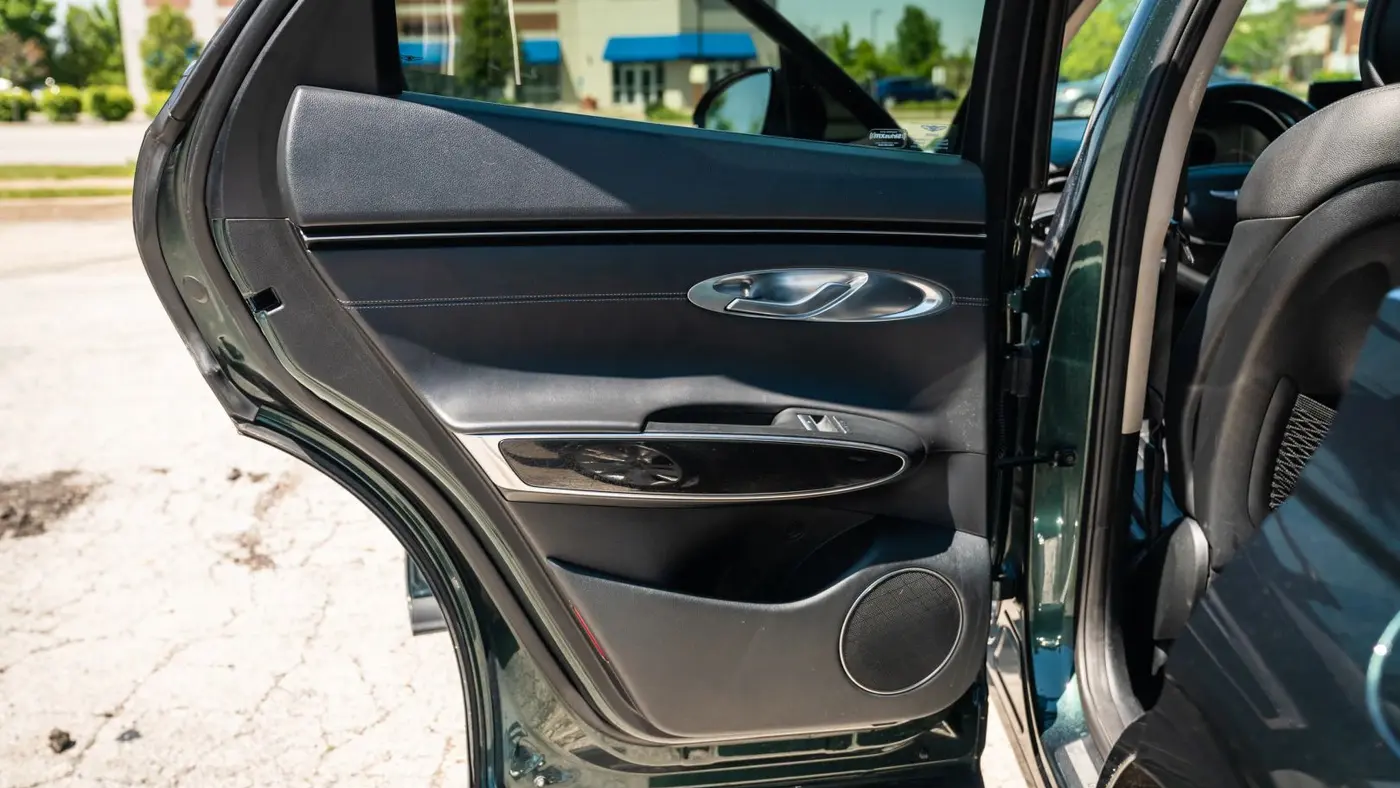 2022 Genesis GV70 2.5T Standard