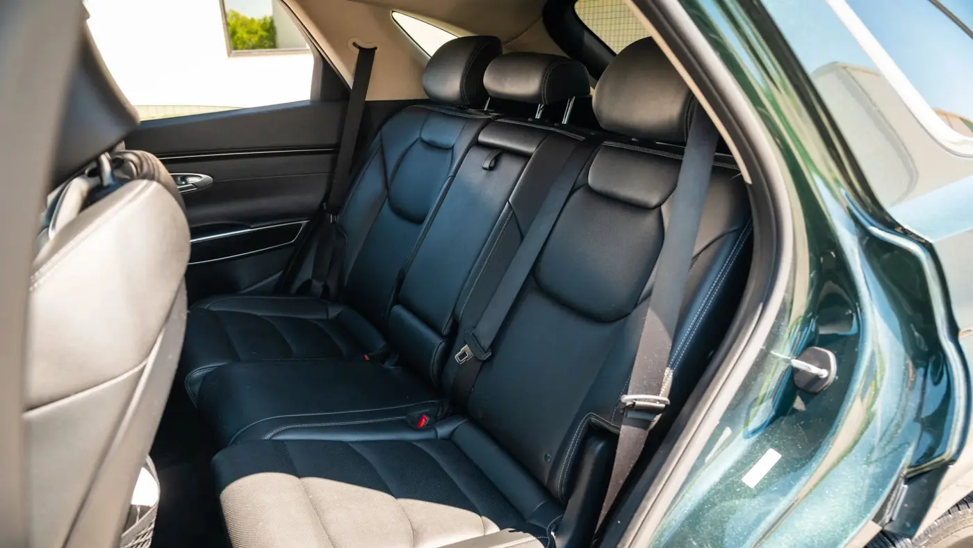 2022 Genesis GV70 2.5T Standard