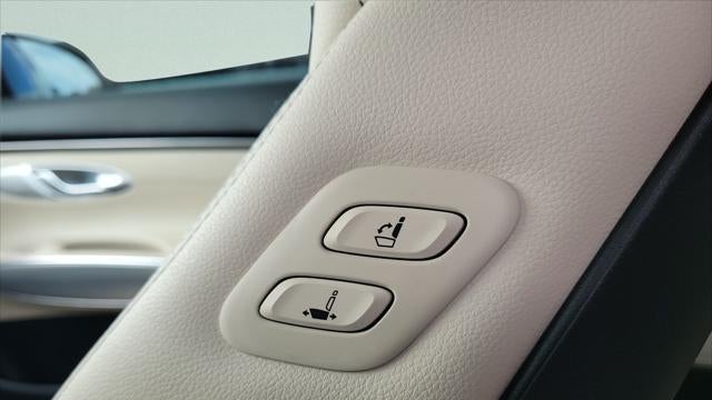 2023 Genesis GV70 2.5T Standard