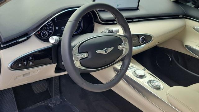 2023 Genesis GV70 2.5T Standard