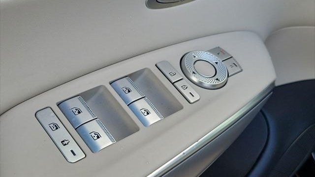 2023 Genesis GV70 2.5T Standard