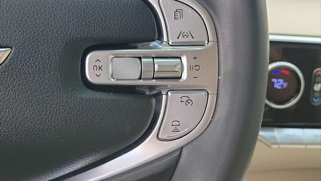2023 Genesis GV70 2.5T Standard