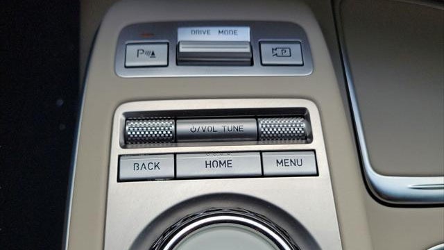 2023 Genesis GV70 2.5T Standard