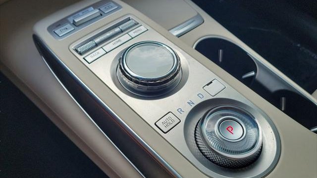 2023 Genesis GV70 2.5T Standard