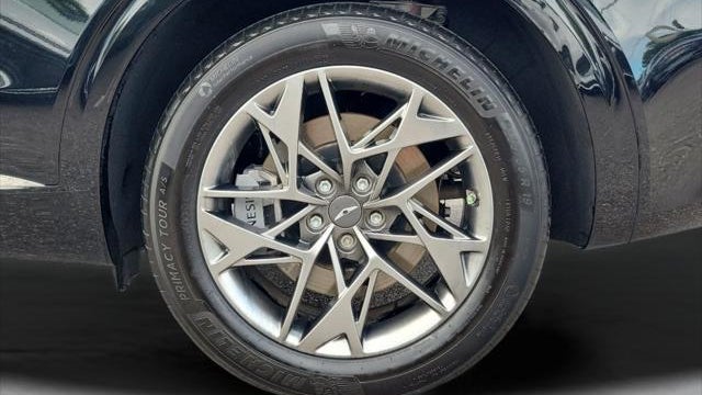 2023 Genesis GV70 2.5T Standard