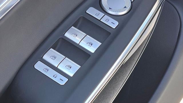 2025 Genesis GV70 2.5T Standard