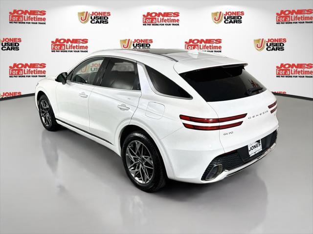 2022 Genesis Gv70 - $29,996