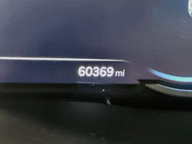 2022 Genesis Gv70 - $29,996