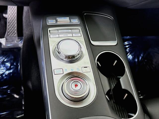 2022 Genesis Gv70 - $29,996