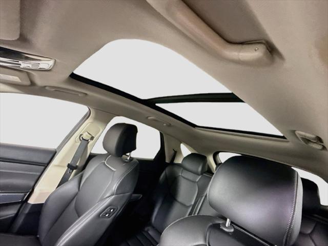 2022 Genesis Gv70 - $29,996