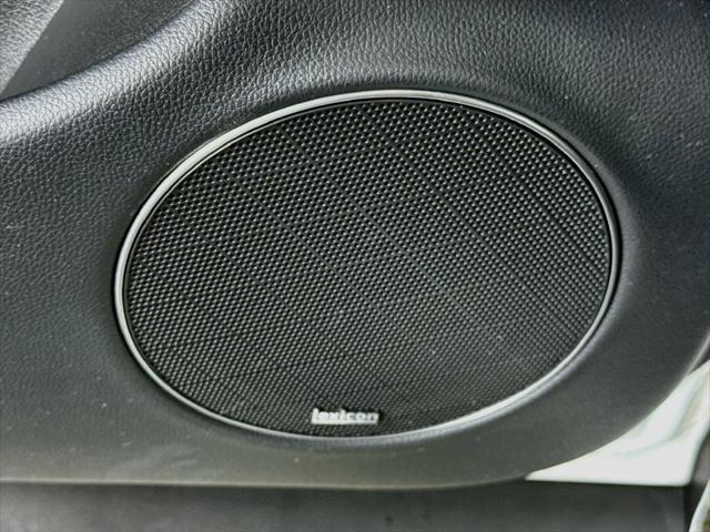 2022 Genesis Gv70 - $29,996