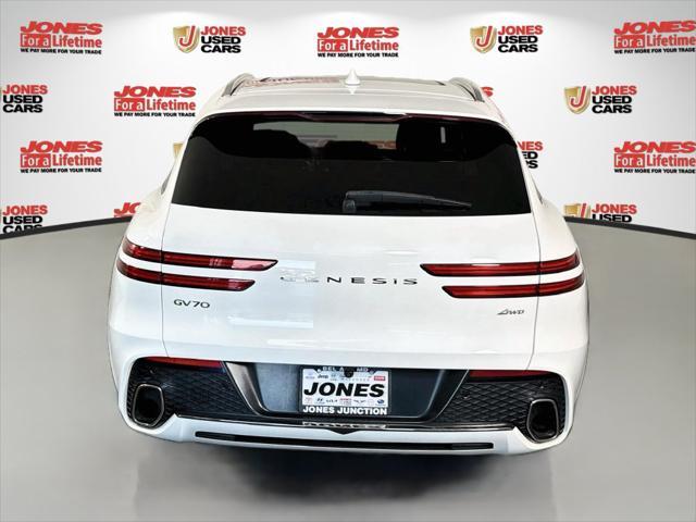2022 Genesis Gv70 - $29,996