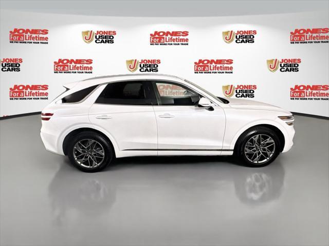 2022 Genesis Gv70 - $29,996