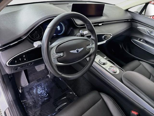2022 Genesis Gv70 - $29,996
