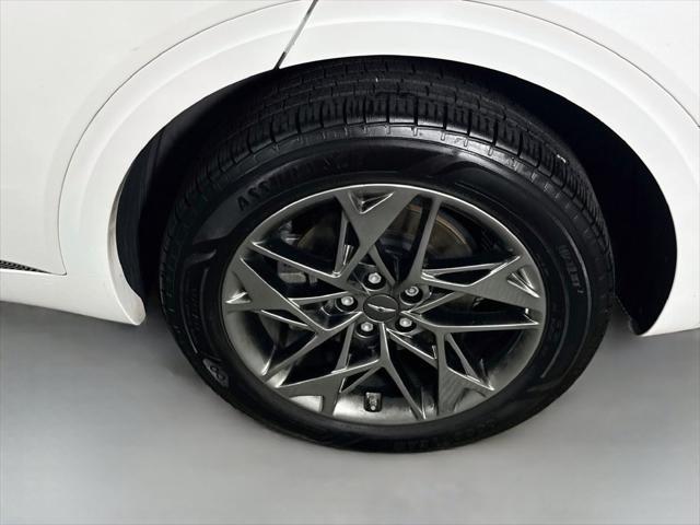 2022 Genesis Gv70 - $29,996